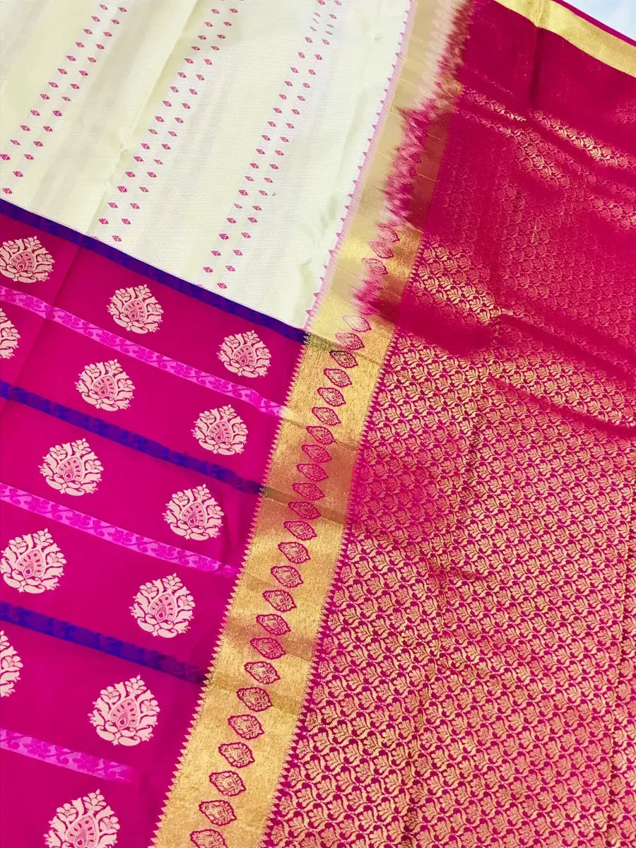 Marvelous Kanchi Silk Saree In Archaic Ivory With Pink Border - SILKMARK CERTIFIED