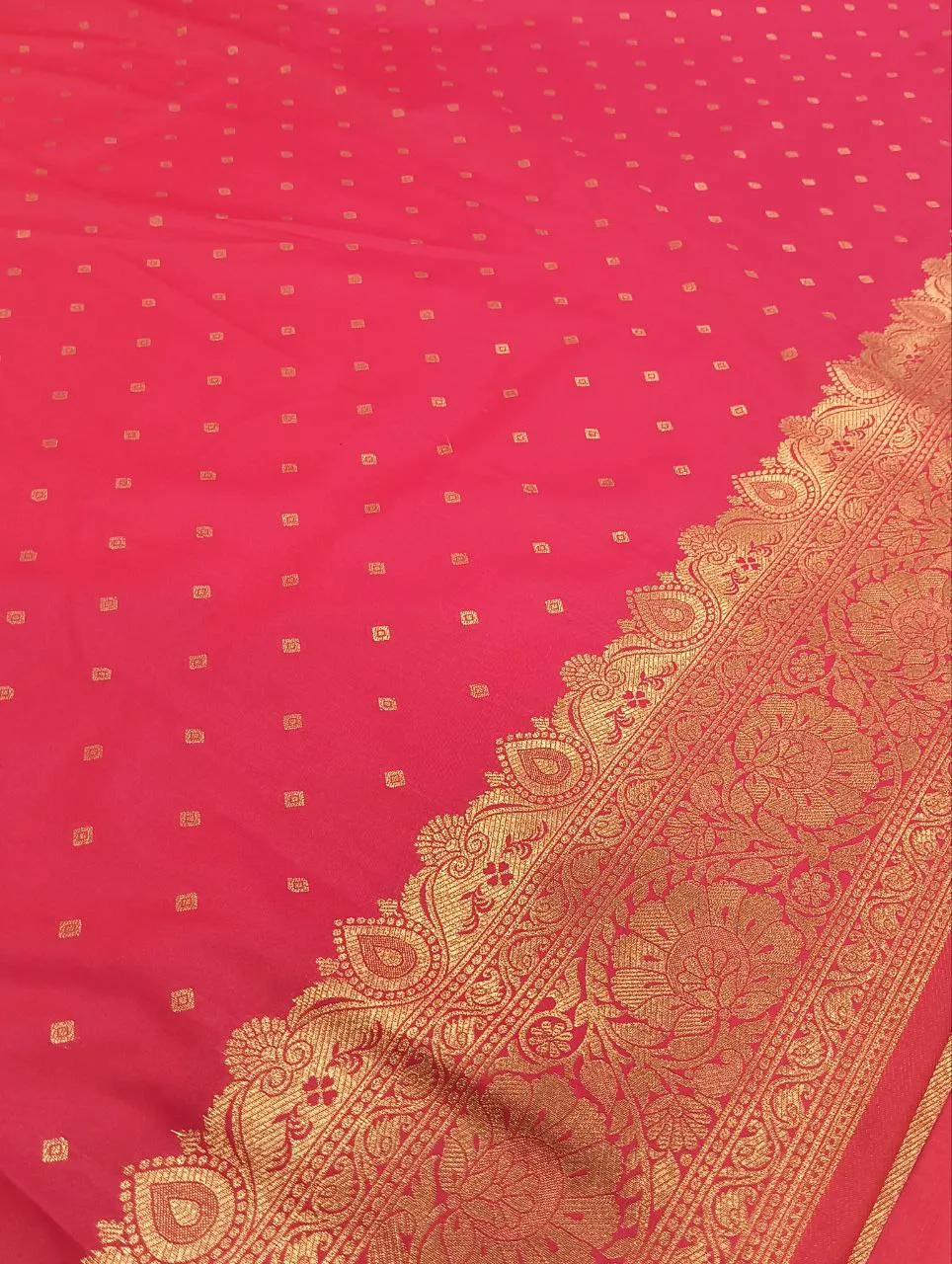 Stunning Pink color Soft Silk Saree And Rich Pallu With Fancy Tassels For Women